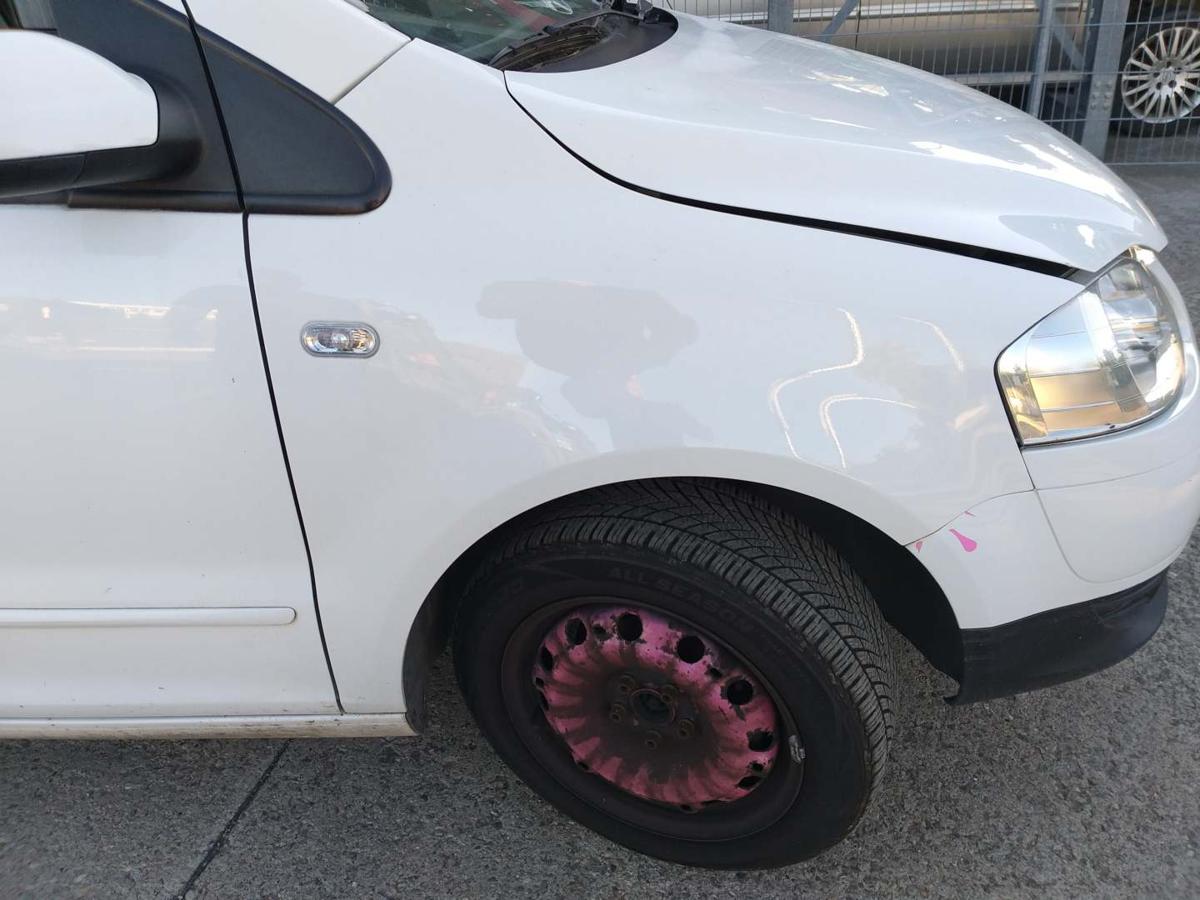 VW Fox original Kotflügel vorn rechts LB9A Candyweiss Bj.2010